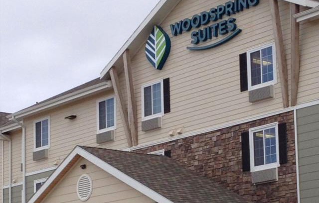 Watford City Hotel | Budget-Friendly Suburban Studios with Family and Pet Amenities