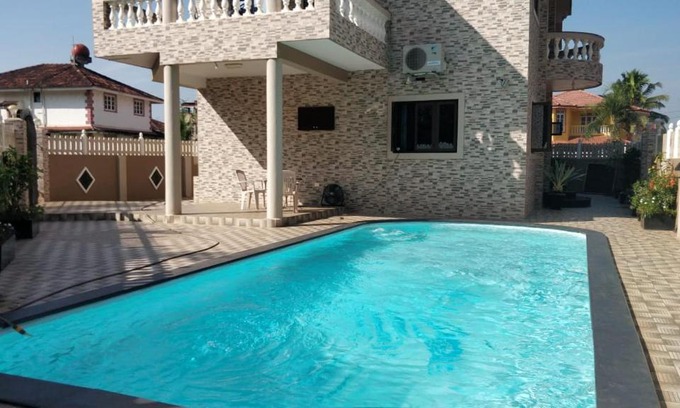Betalbatim Villa | Relax at Suchi's Villa: Modern Pool Retreat in South Goa