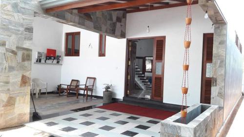 Rathmalana House | Idyllic Sudarshi's Home With Ocean Views & Family Comfort