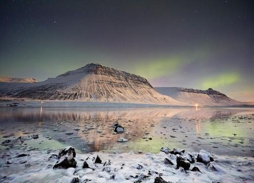 Suðavik House | Scenic Sudavik Guesthouse: Ocean Views & Family-Friendly
