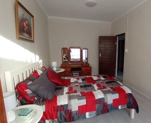 Still Bay Apartment | Family-Friendly Stay at Sue's Self Catering Stilbaai