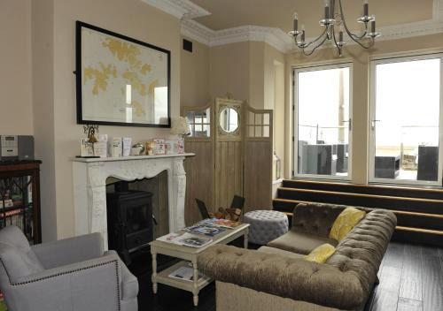 Southend-on-Sea House | Experience Oceanfront Bliss at Suenos Guesthouse 5-Star