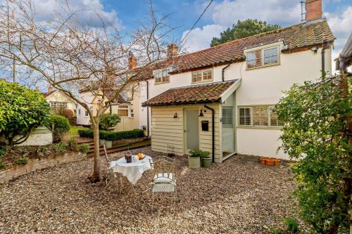 Westleton House | Discover Suffolk Punch Cottage: Ideal for Families and Pets