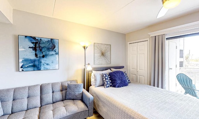 Orange Beach Hotel | Relaxing Oceanfront Getaway at Sugar Beach 175