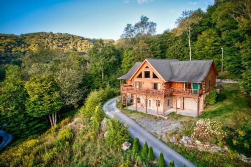 Banner Elk House | Family-Friendly Sugar Bear Lodge: A 4-Star Retreat