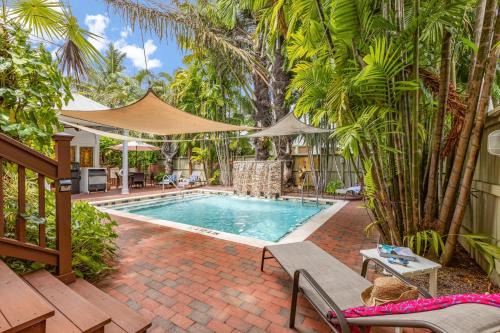 Old Town House | SUGAR PALM SUITE at Travelers Palm Inn Key West