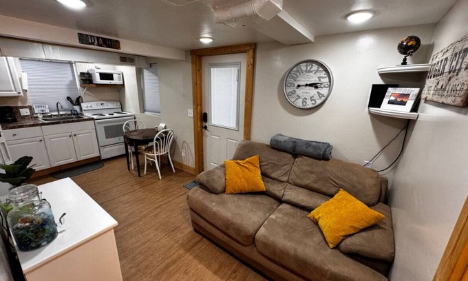 Sugar City Apartment | Dog-Friendly Retreat at Sugar Shack with Family Amenities