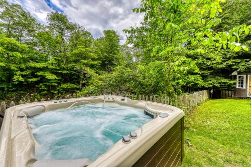 Warren House | Inviting Sugarbush River Home with Hot Tub & Family Fun