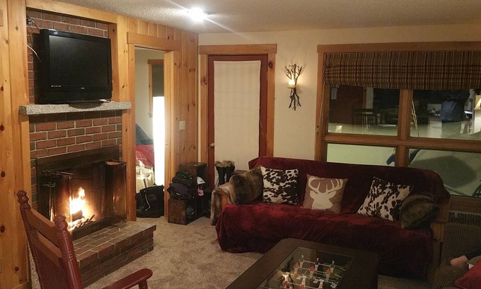 Carrabassett Valley Condo | Discover Sugarloaf Mountain Condo: Indoor Pool & Trail Access!