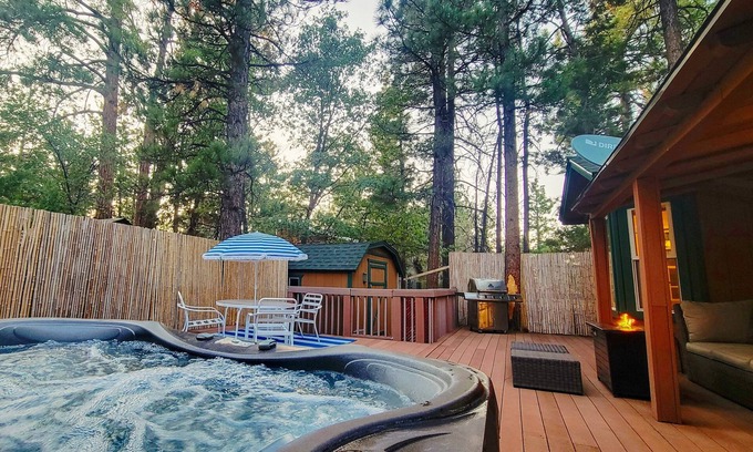 Sugarloaf Cabin | Sugarloafing ~ Dog-friendly cabin with hot tub, covered porch, fireplace, grill, & W/D
