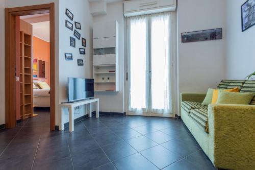 Borgo Dora Apartment | Explore Sui tetti di Torino - Family-Friendly Retreat