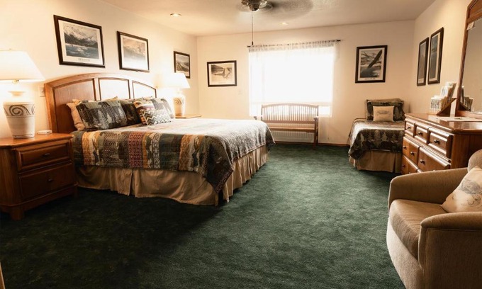 Haines House | Pet-Friendly Suite at Lynn View Lodge - Rated 9.2/10