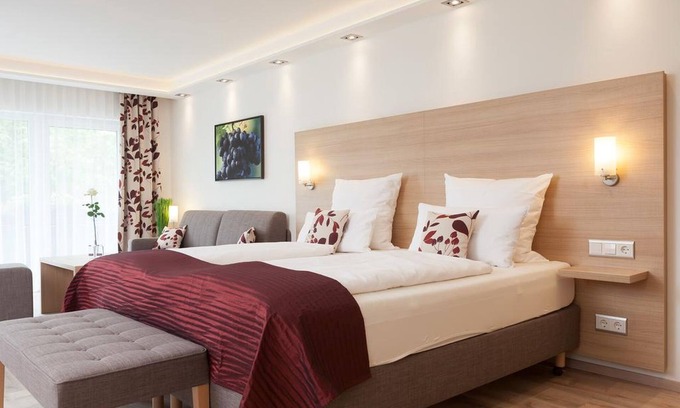 Mengen Apartment | Cozy Suite with Balcony, Boxspring Bed & Breakfast Included
