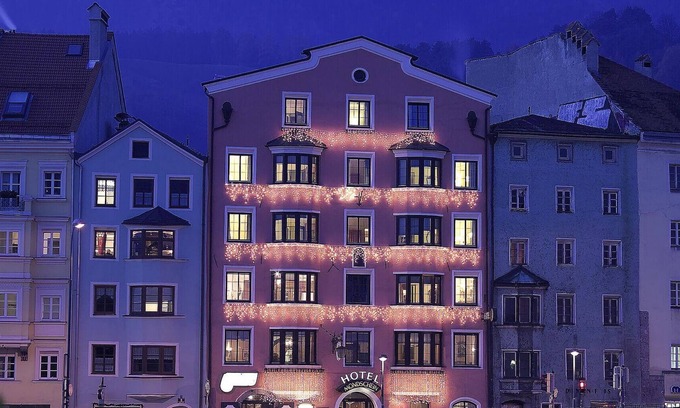 Innsbruck City Centre House | Spacious Suite for 4-6 Guests at Hotel Mondschein