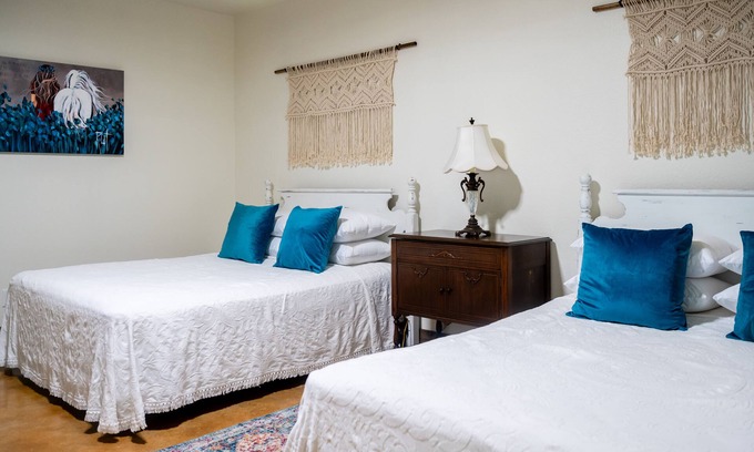 Brenham Apartment | Prime Location Suite: Explore Austin & Houston in Comfort