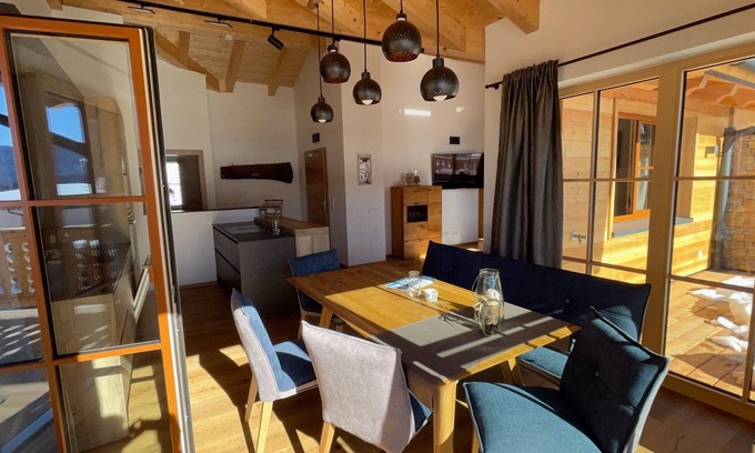 Russbach am Pass Gschuett Apartment | Family-Friendly Suite AO in the Dachstein Chalet