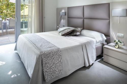 Bellaria-Igea Marina Apartment | Top-Rated Suite Apartment in Paris with Oceanfront Views