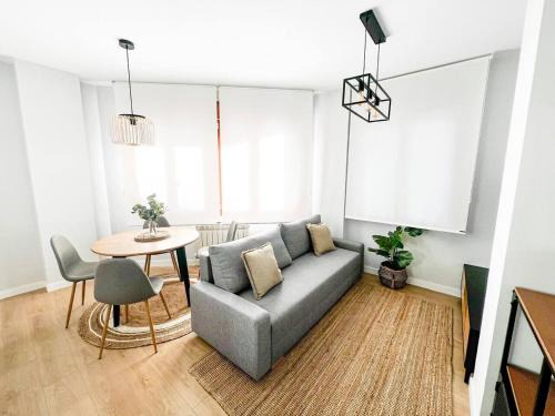 Distrito Oeste Apartment | Family-Friendly Suite Ateneo & Playa - Perfect Gijón Escape