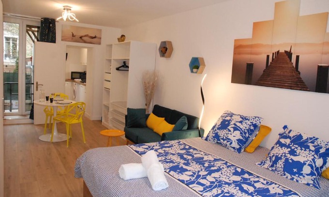 Poincare - Foch - Anatole France - Croix de Bourgogne Apartment | Elegant Suite with Terrace at Nancy Thermal, 10/10 Rated