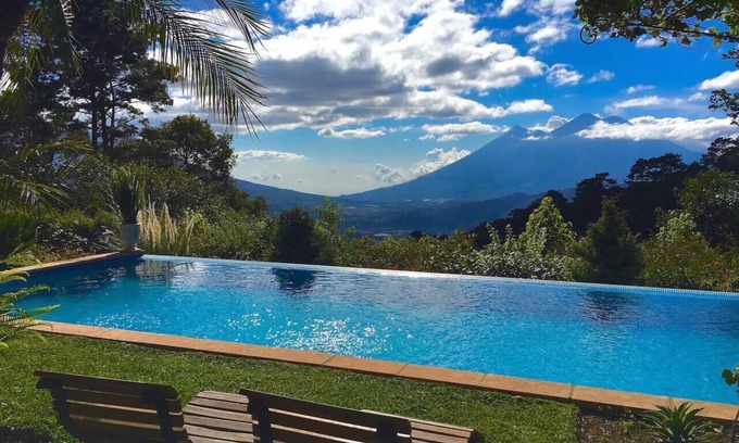 San Mateo Milpas Altas Apartment | Suite Belvedere: Elegance and Nature at El Hato