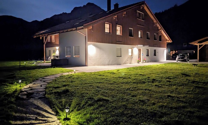 Aufham Apartment | Modern Suite "Bergsehnsucht" with Private Pool for 5 Guests