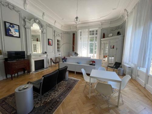 Aix-les-Bains City Center Apartment | Elegant Suite Célestine Palace Excelsior with Lake View