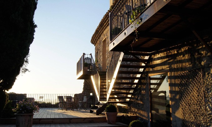 Villeneuve-les-Avignon Bed & Breakfast | Garden View Family Suite with Pool & Breakfast Included