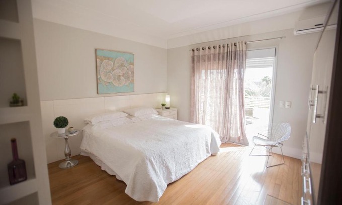Campinas House | Indulge in Suite Casa de Luxo with Pool & Breakfast