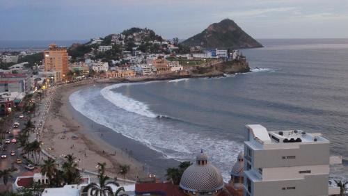 Balcones de Loma Linda Apartment | Oceanfront Suite Chiametlan with Stunning Ocean Views
