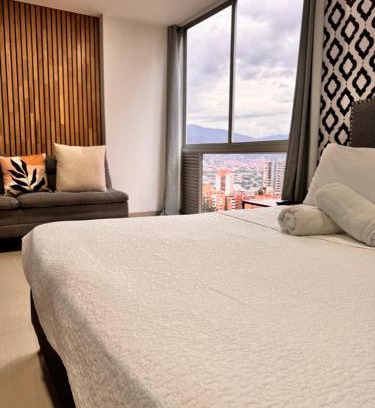 El Tesoro Apartment | Exclusive Suite with Scenic Views in El Poblado