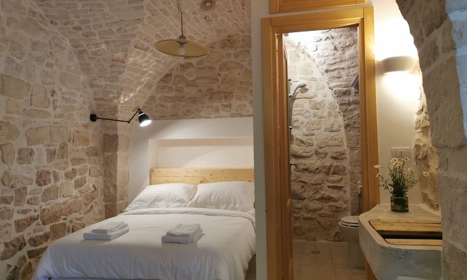 Old Town Cisternino Apartment | Explore Suite Conte Verde in Cisternino's Historic Center
