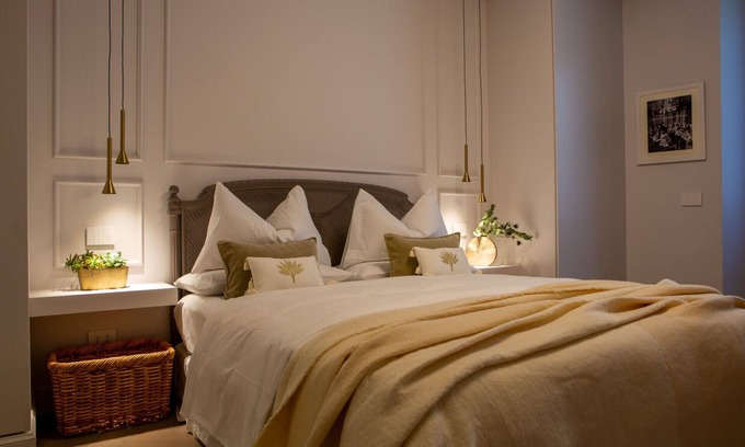 Cernobbio Apartment | Suite Corti Cernobbio-Central, 1 minute stroll to Lake/Private Parking