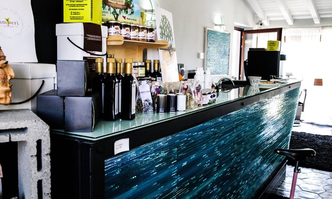 Piazza Armerina Hotel | Discover Suite d'autore: Eco-Friendly Retreat with Hot Tub