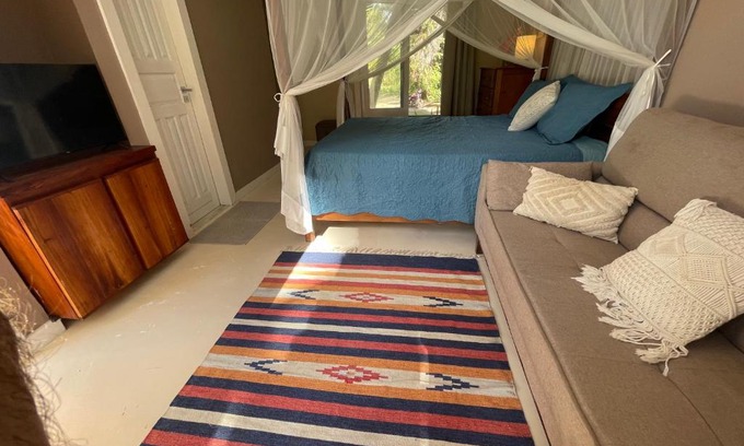 Aritagua House | Oceanfront Suite in Bahia with Private Beach & Pool