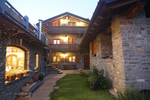 Sarre Bed & Breakfast | Cozy Suite Del Villaggio: Family-Friendly with Breakfast