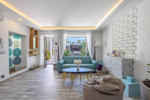 El Albir Apartment | Oceanfront Apartment at Kharisma with Pool and Scenic Views
