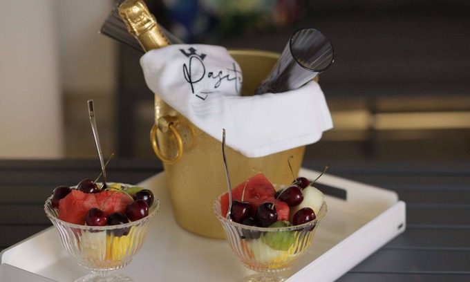 Squinzano Bed & Breakfast | Indulge in a Suite with Heated Pool and Jacuzzi Bliss