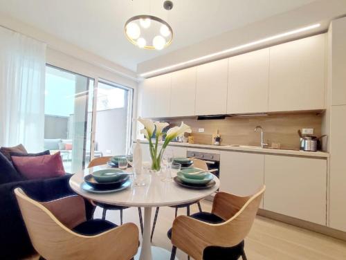 Porto d'Ascoli Apartment | Elegant Suite Dream with Private Courtyard & Parking