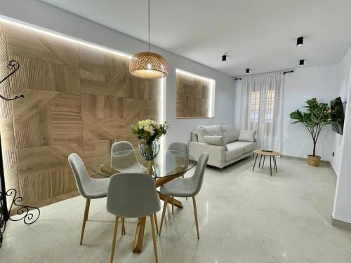 Distrito Centro Apartment | Guest Rated Suite El Geranio: Family-Friendly Escape