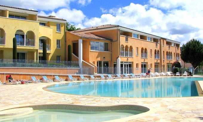 Greoux-les-Bains Condo | Relaxing Suite with Hot Tub and Pool Access Awaits You