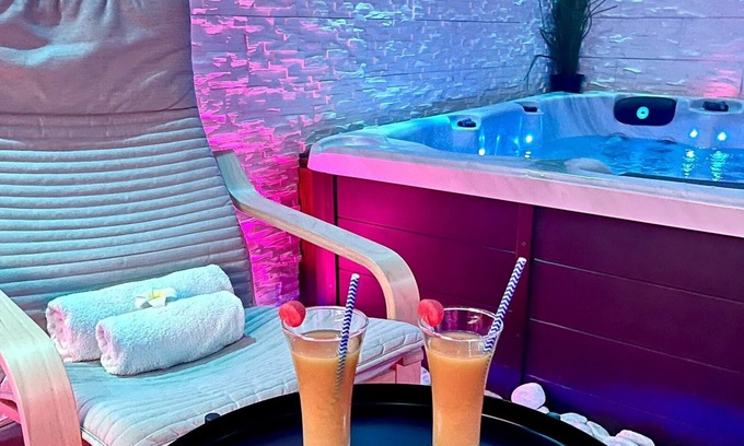 Neuf-Mesnil Apartment | Relaxing Suite Evasion with Whirlpool Bath & Spa Amenities