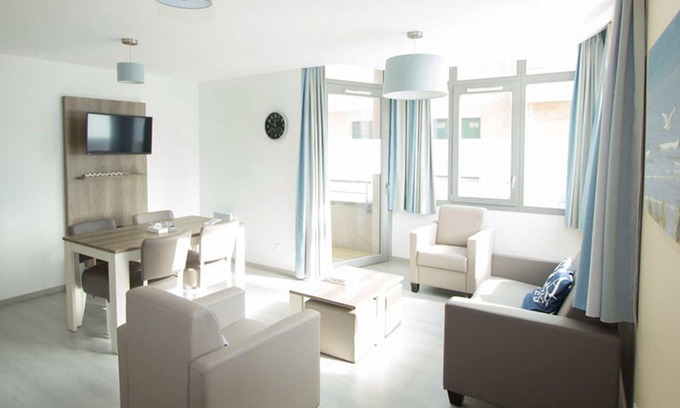 Bray-Dunes House | Comfortable Suite for 4 with Breakfast and Pet-Friendly Amenities