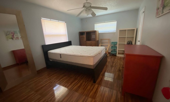 Ocoee House | Ideal Suite Near Disney and UCF with Kitchen Amenities