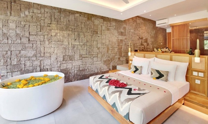 Ubud Resort | Serene Suite with Forest View in Ubud – Pool & Breakfast