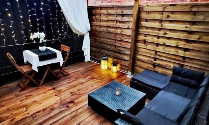 Berlaimont House | Elegant Suite Glamour with Whirlpool Bath & Spa Amenities