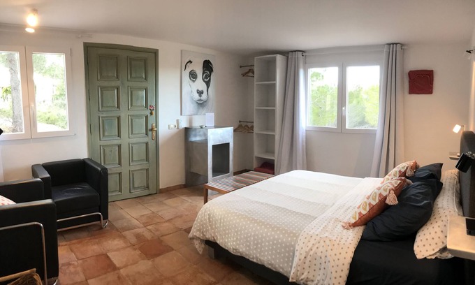 Tarraula Apartment | Suite Golondrina: Tranquil Retreat Near the Beach
