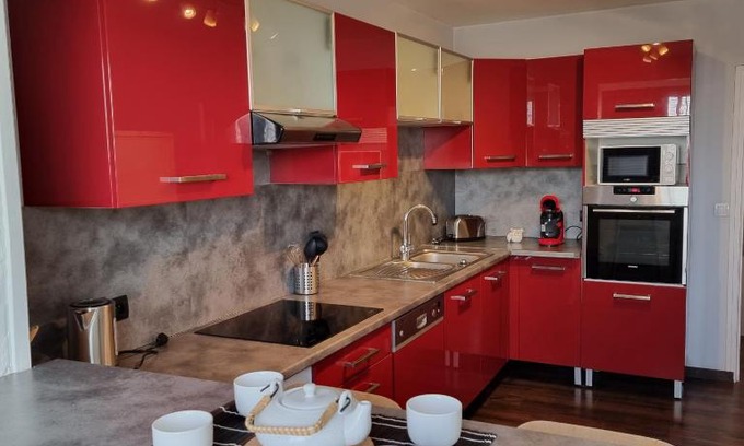 Reims Apartment | Inviting Suite Goulette: Child-Friendly and Accessible Stay