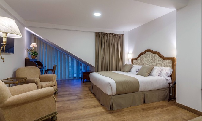 Santander House | Guest Rated 9.4: Suite Home Sardinero with Spa & Breakfast