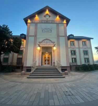 Sestri Levante Hotel | Discover Suite Hotel Nettuno: Oceanfront Getaway Awaits