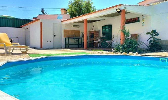 Charneca da Cotovia Apartment | Relaxing Suite with Pool in a Rustic Oceanfront Escape